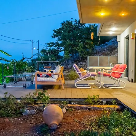 Deck House * Pefkali