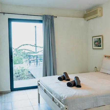 Дом отдыха Deck House Pefkali